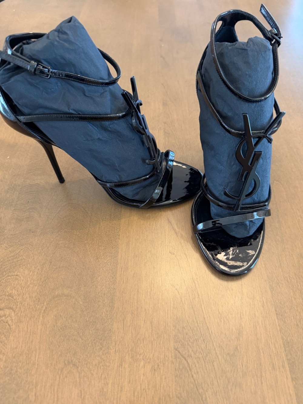 Saint Laurent Black Patent Leather YSL Logo Heeled Sandals - Picture 2 of 7